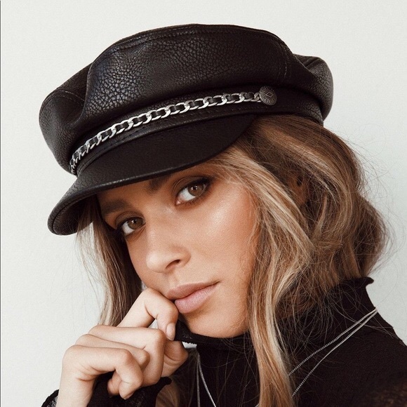 Urban Outfitters Accessories - NWT Black Brixton Fiddler Cap with Silver Chain